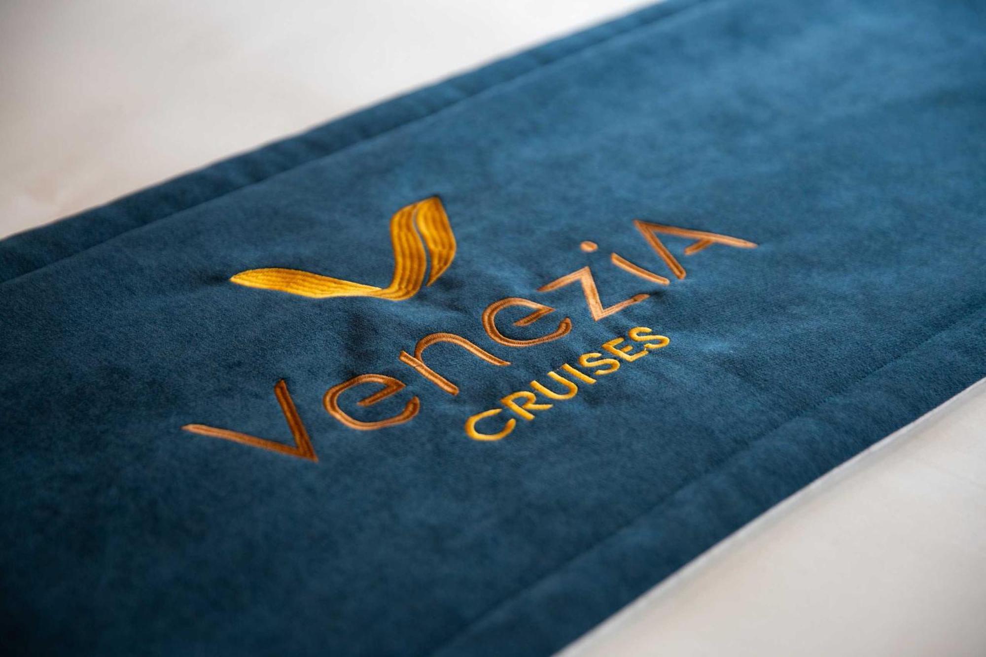 Готель Venezia Boutique Cruises - Catba Island Chan Chau Екстер'єр фото