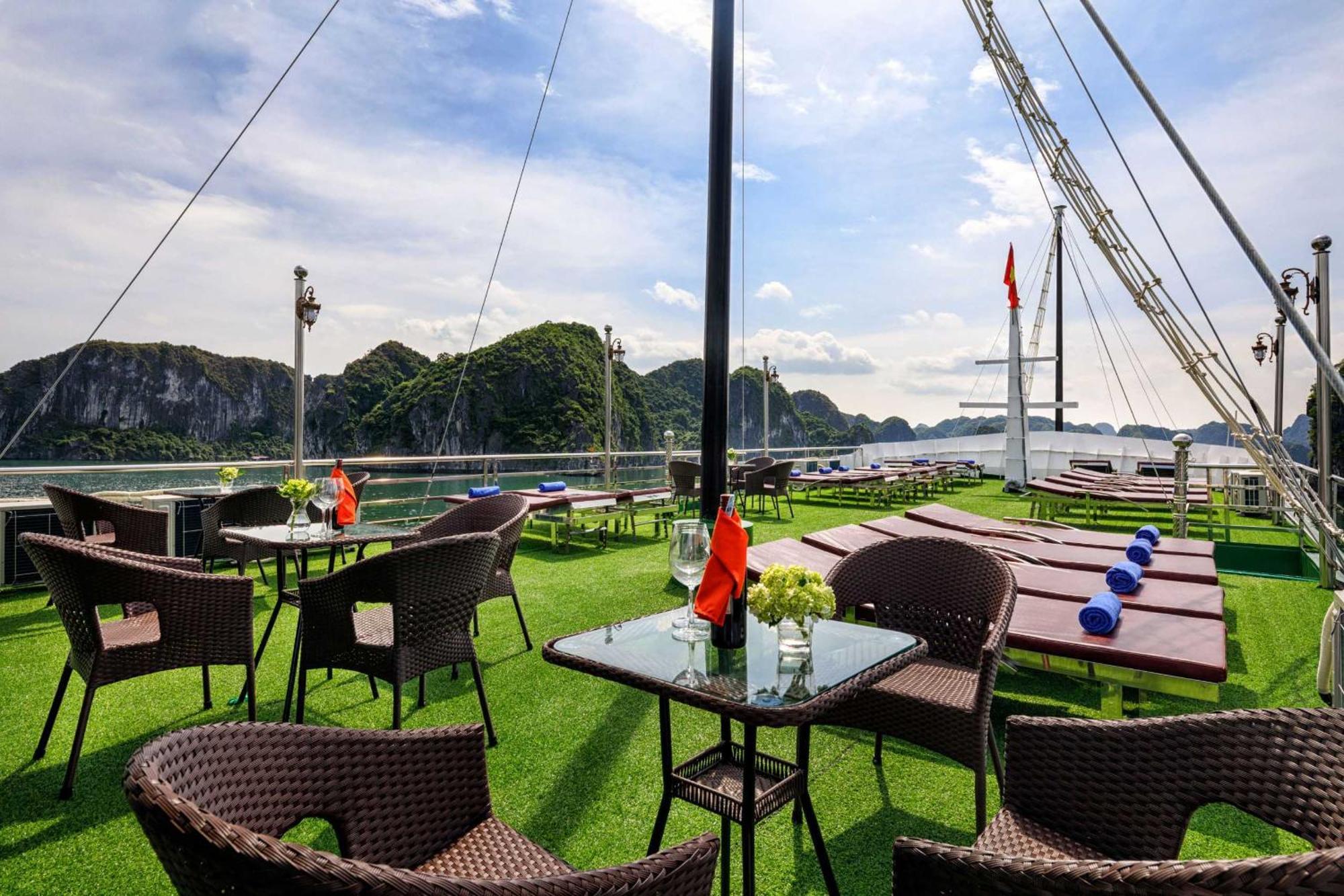 Готель Venezia Boutique Cruises - Catba Island Chan Chau Екстер'єр фото