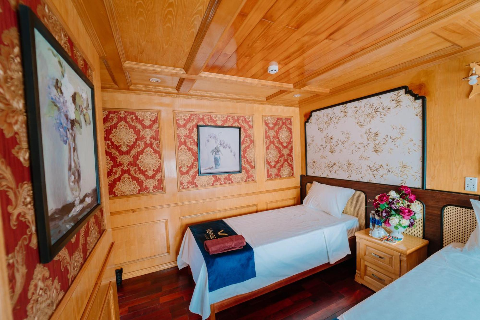 Готель Venezia Boutique Cruises - Catba Island Chan Chau Екстер'єр фото