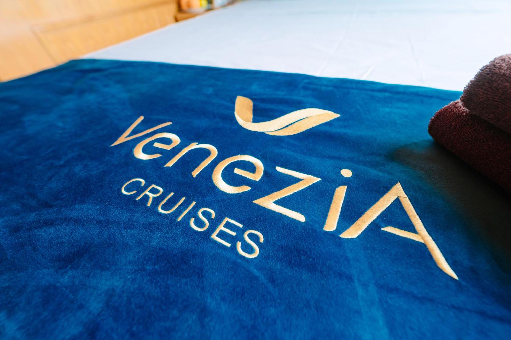 Готель Venezia Boutique Cruises - Catba Island Chan Chau Екстер'єр фото