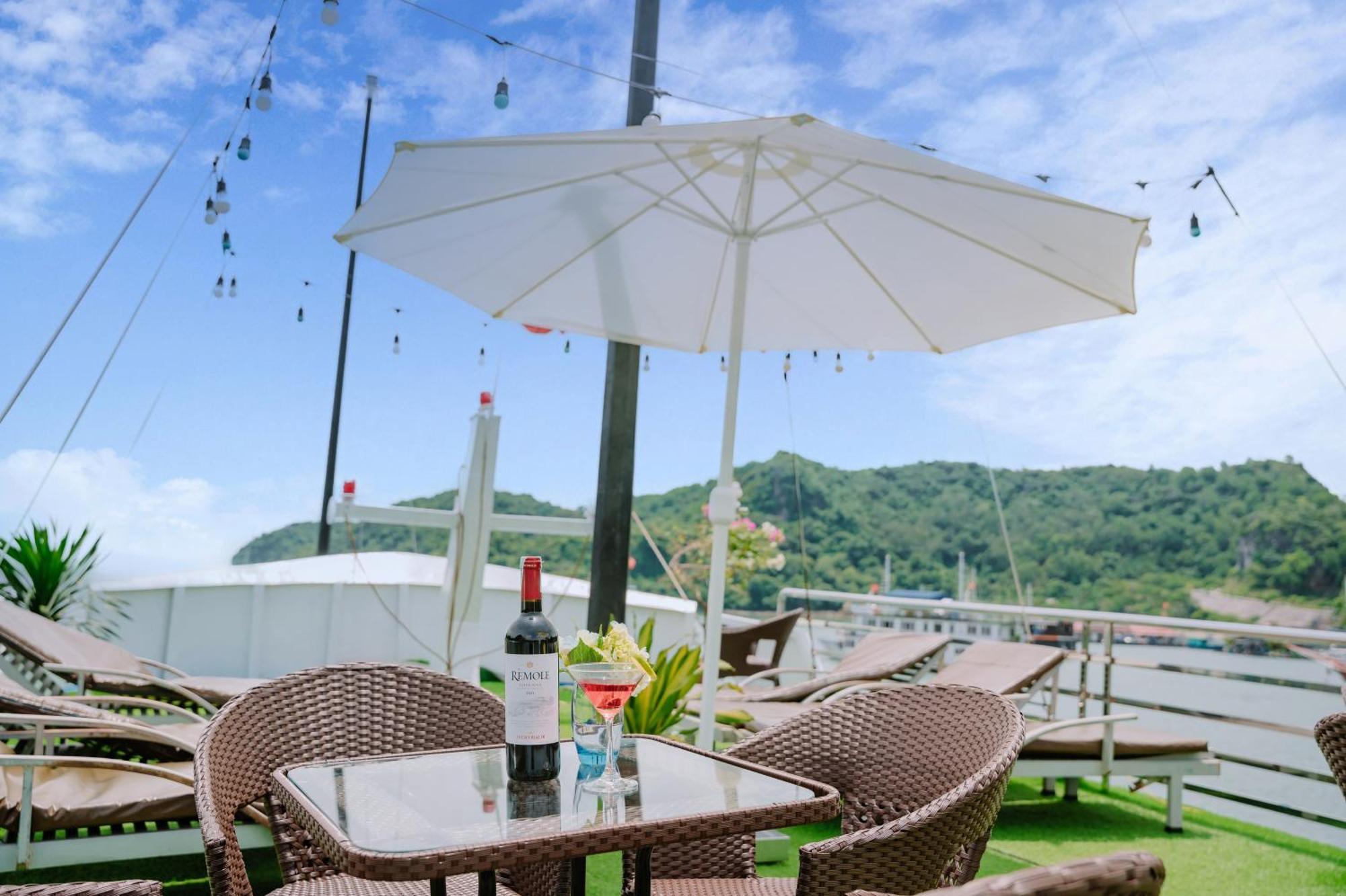 Готель Venezia Boutique Cruises - Catba Island Chan Chau Екстер'єр фото